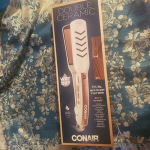 New In Box 1-1/2"Conair Double Ceramic Flat Iron/Hair Straightener Wet-to-dry
